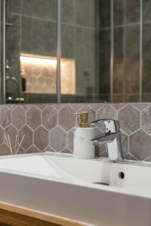 Luxurious & Spacious Central Apartment In The Kertesz Street Boedapest Buitenkant foto